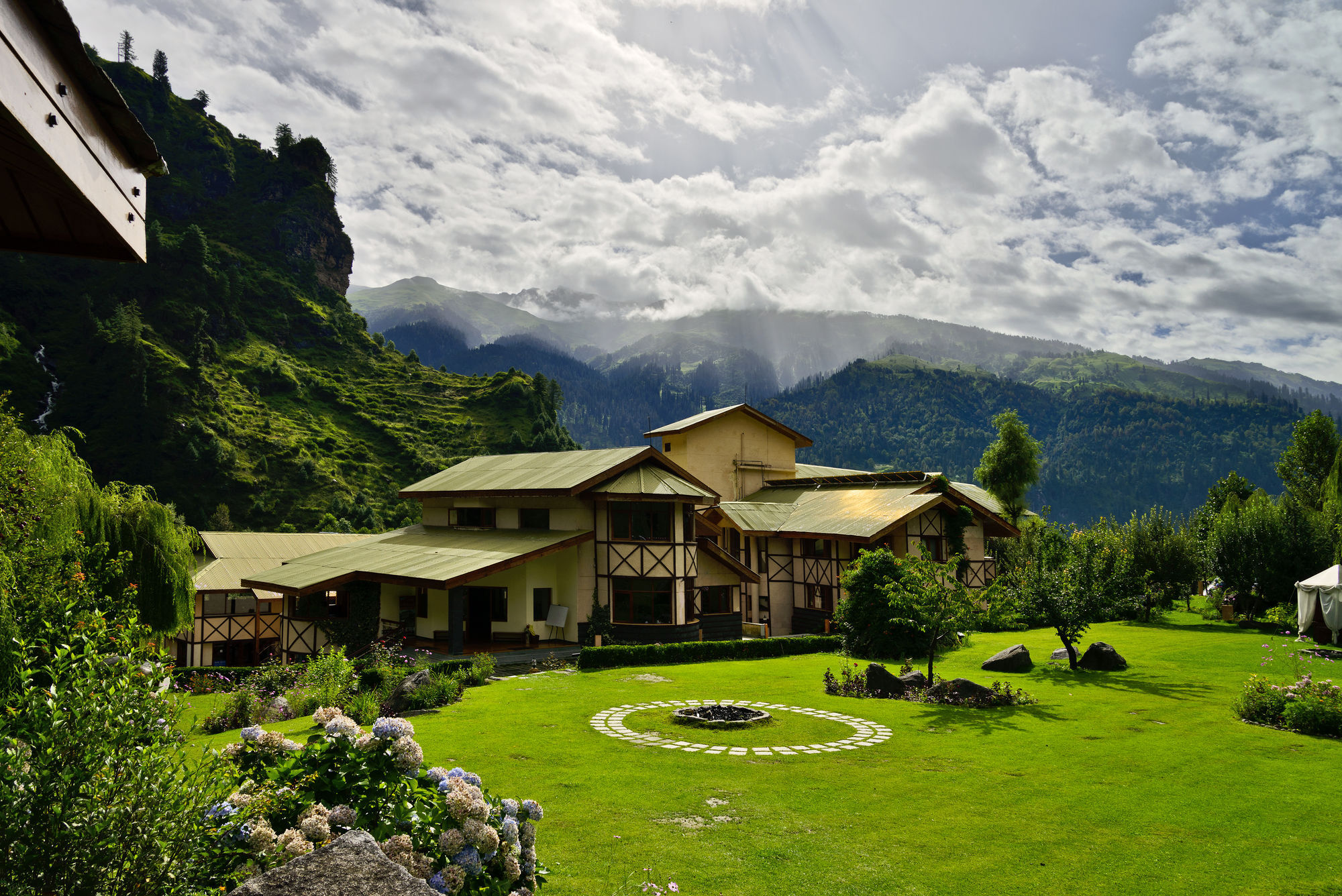 Solang Valley Resort Palchān Екстериор снимка